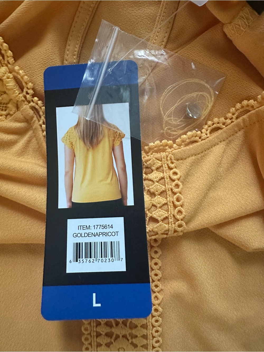 Beautiful Cable & Gauge Yellow Lace Sleeve Women’s Top - Picture 5 of 5